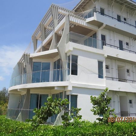 Luxury Penthouse, Nilaveli Appartement Trincomalee Buitenkant foto